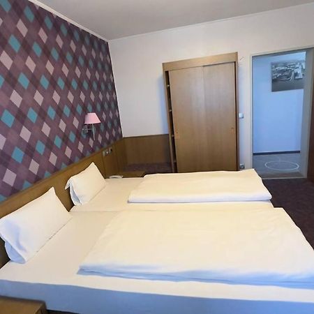 Hotel Ishi Inn Вольфсбург Экстерьер фото