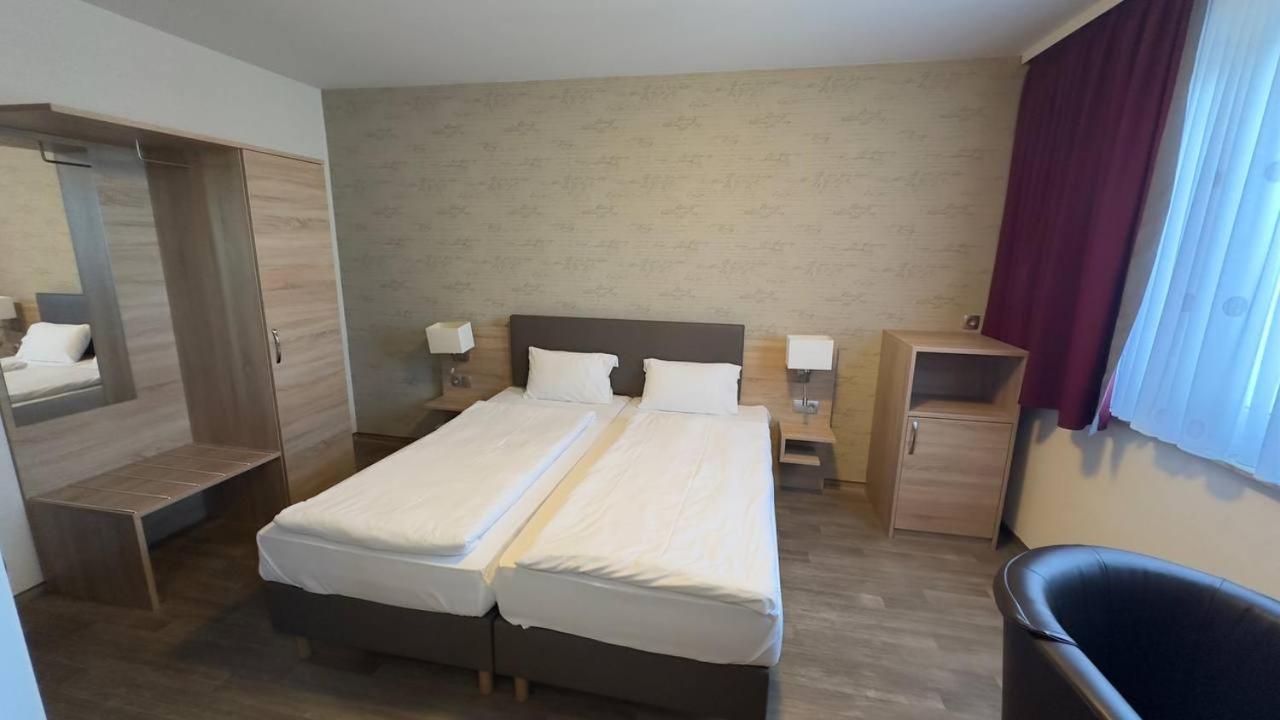 Hotel Ishi Inn Вольфсбург Экстерьер фото