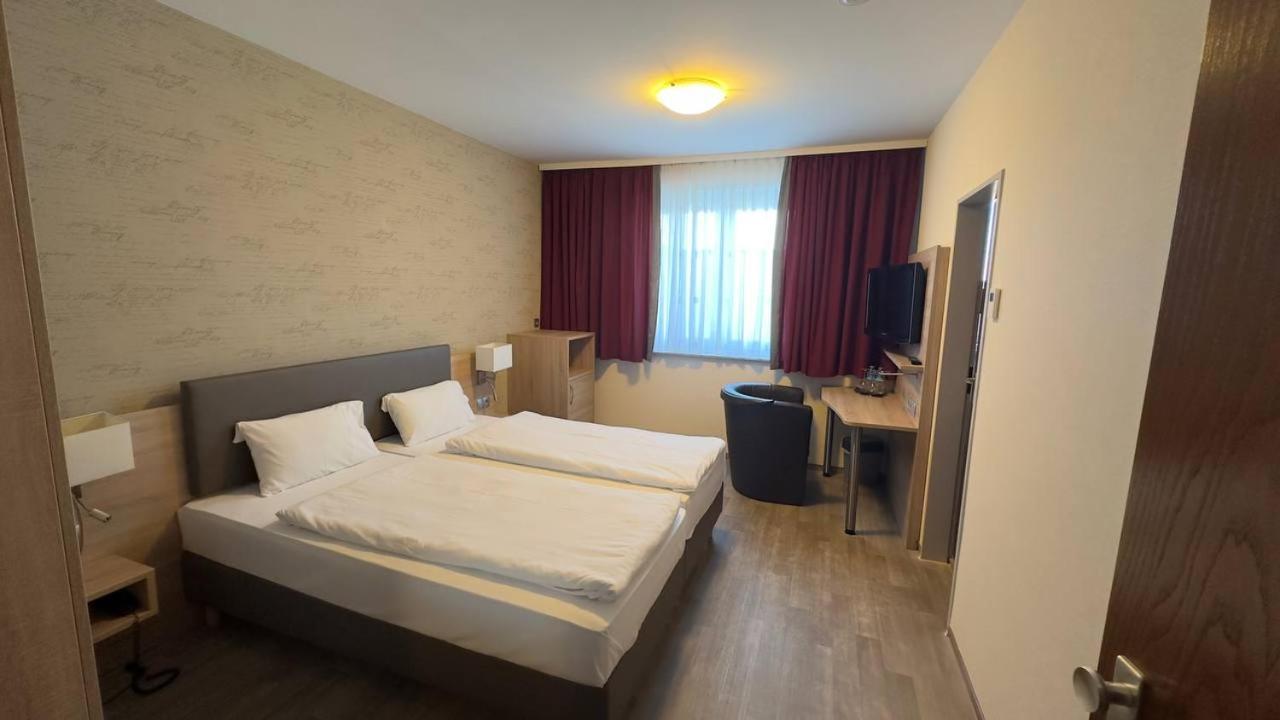 Hotel Ishi Inn Вольфсбург Экстерьер фото